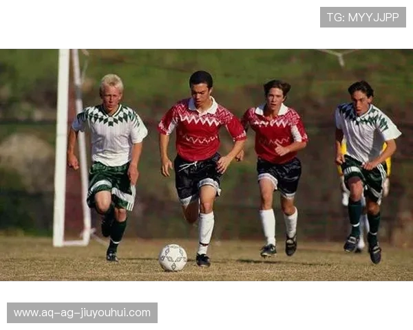 从球场边到人生巅峰的足球宝贝励志逆袭成长奋进逐梦之路光辉旅程